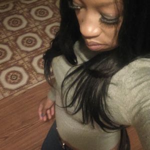 Meet your Posher, Janisha